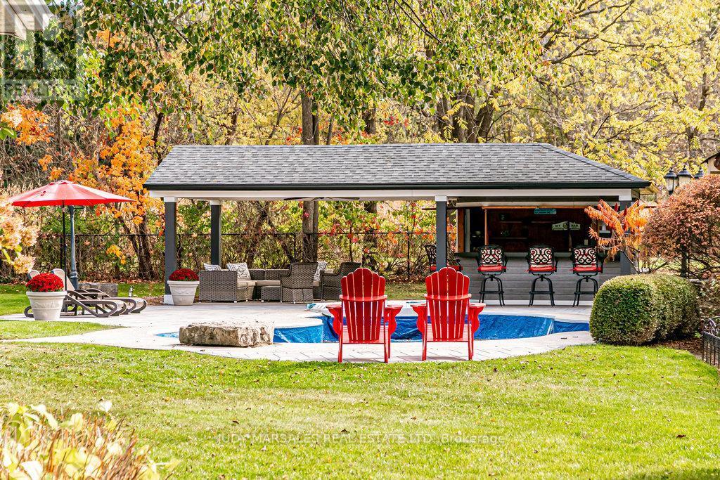 20 Meander Close, Hamilton, ON - Outdoor With Deck Patio Veranda