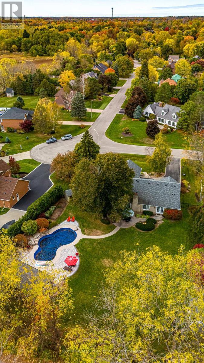 20 Meander Close, Hamilton, ON - Outdoor With View