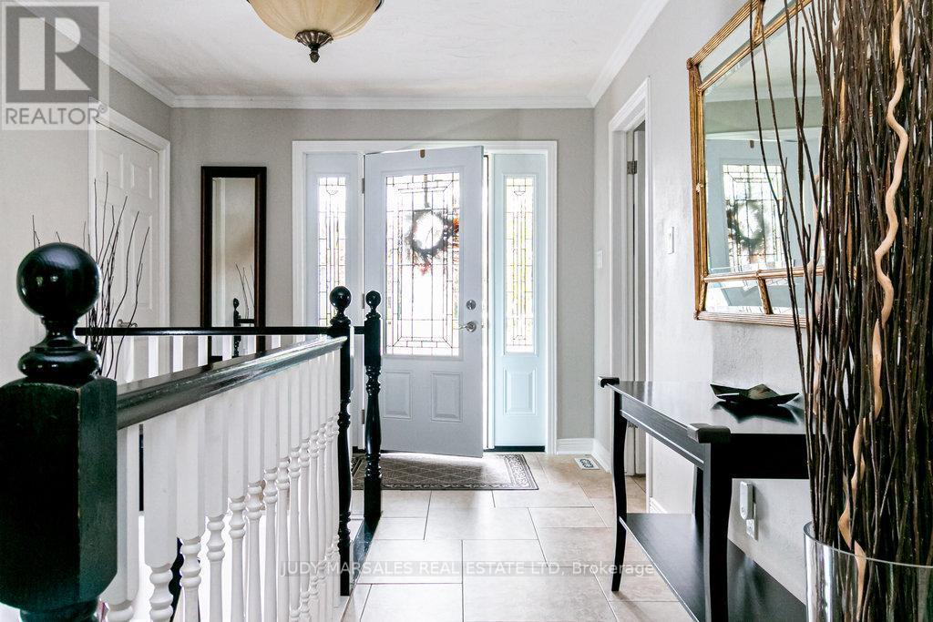 20 Meander Close, Hamilton, ON - Indoor Photo Showing Other Room