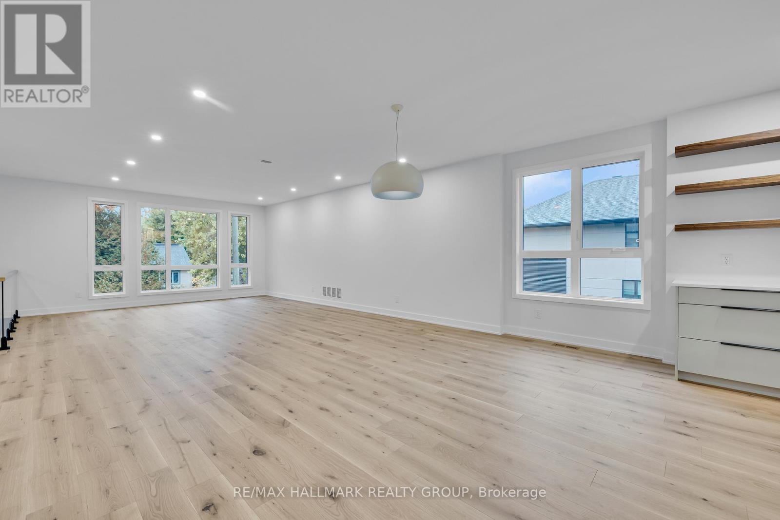 481 Wentworth Avenue, Ottawa, ON - Indoor