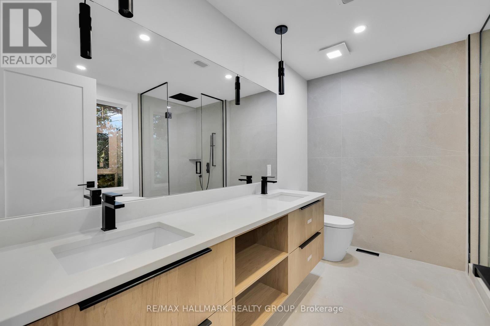 481 Wentworth Avenue, Ottawa, ON - Indoor Photo Showing Bathroom