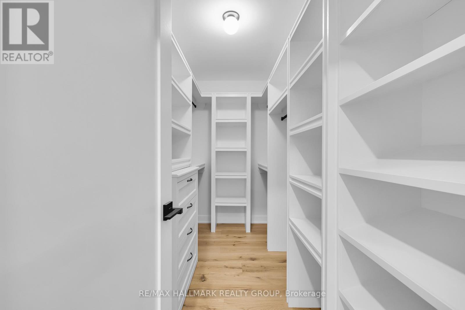 481 Wentworth Avenue, Ottawa, ON - Indoor With Storage