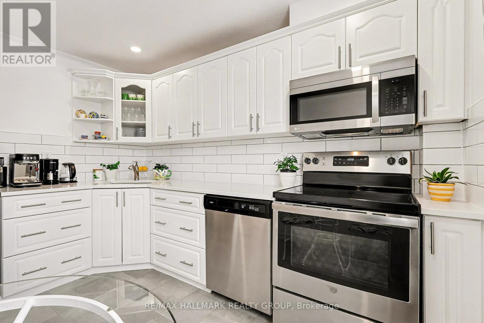 6861 Bilberry Drive, Ottawa, ON