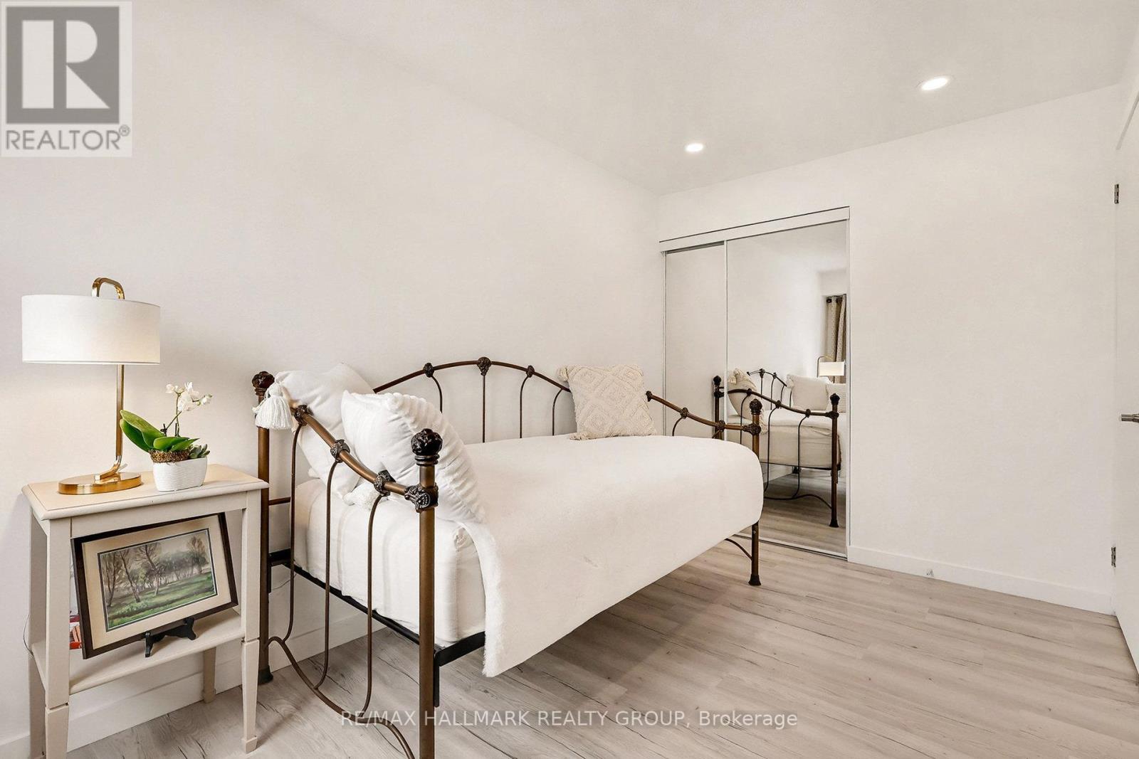 6861 Bilberry Drive, Ottawa, ON