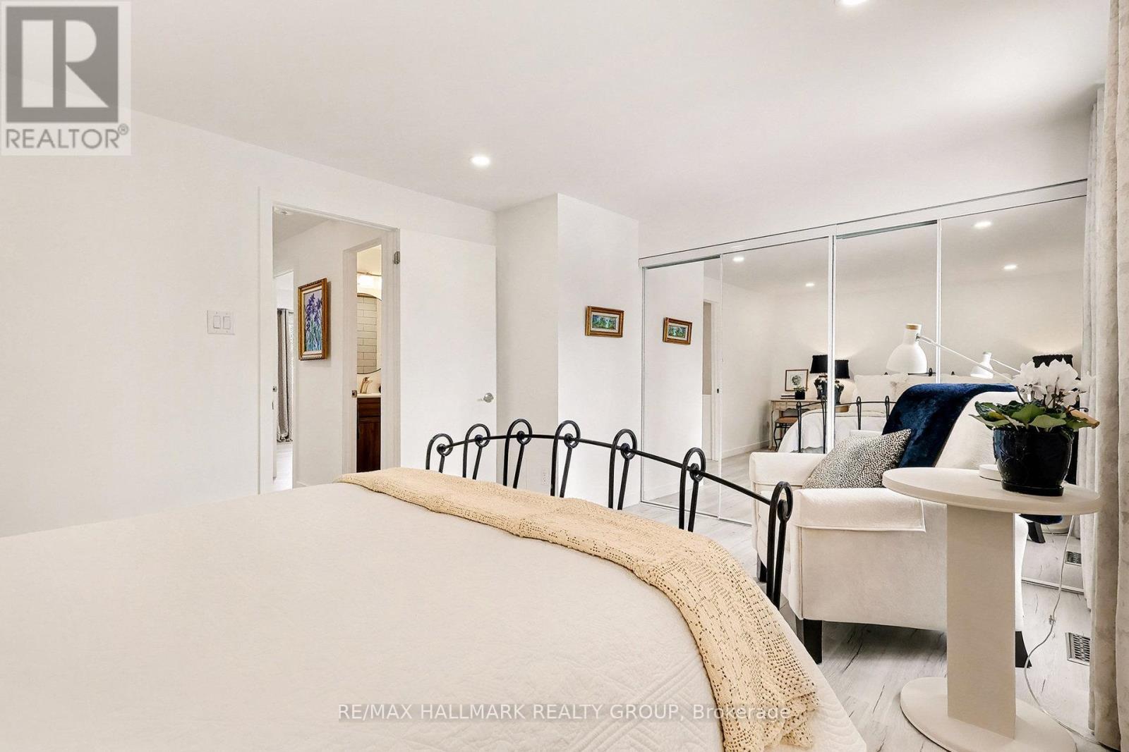 6861 Bilberry Drive, Ottawa, ON