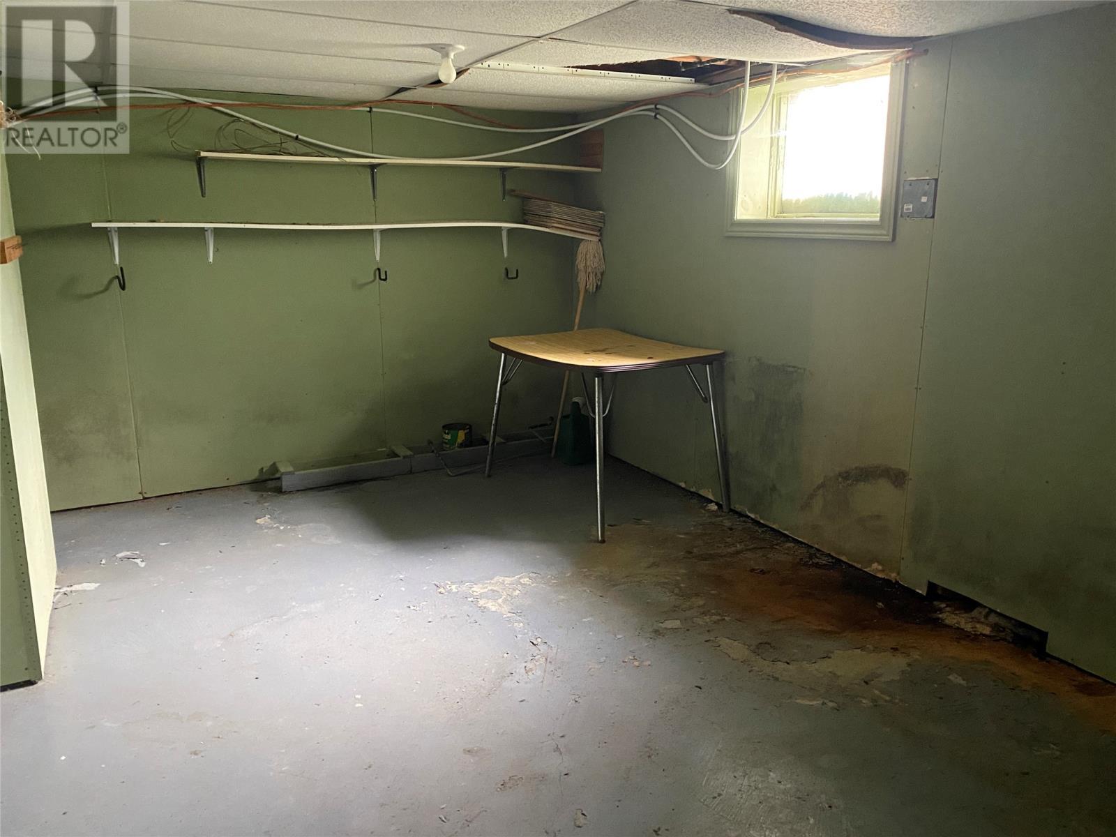 129 Roaches Line Road, Roaches Line, NL - Indoor