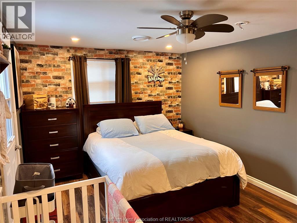 8583 James Street, Charing Cross, ON - Indoor Photo Showing Bedroom