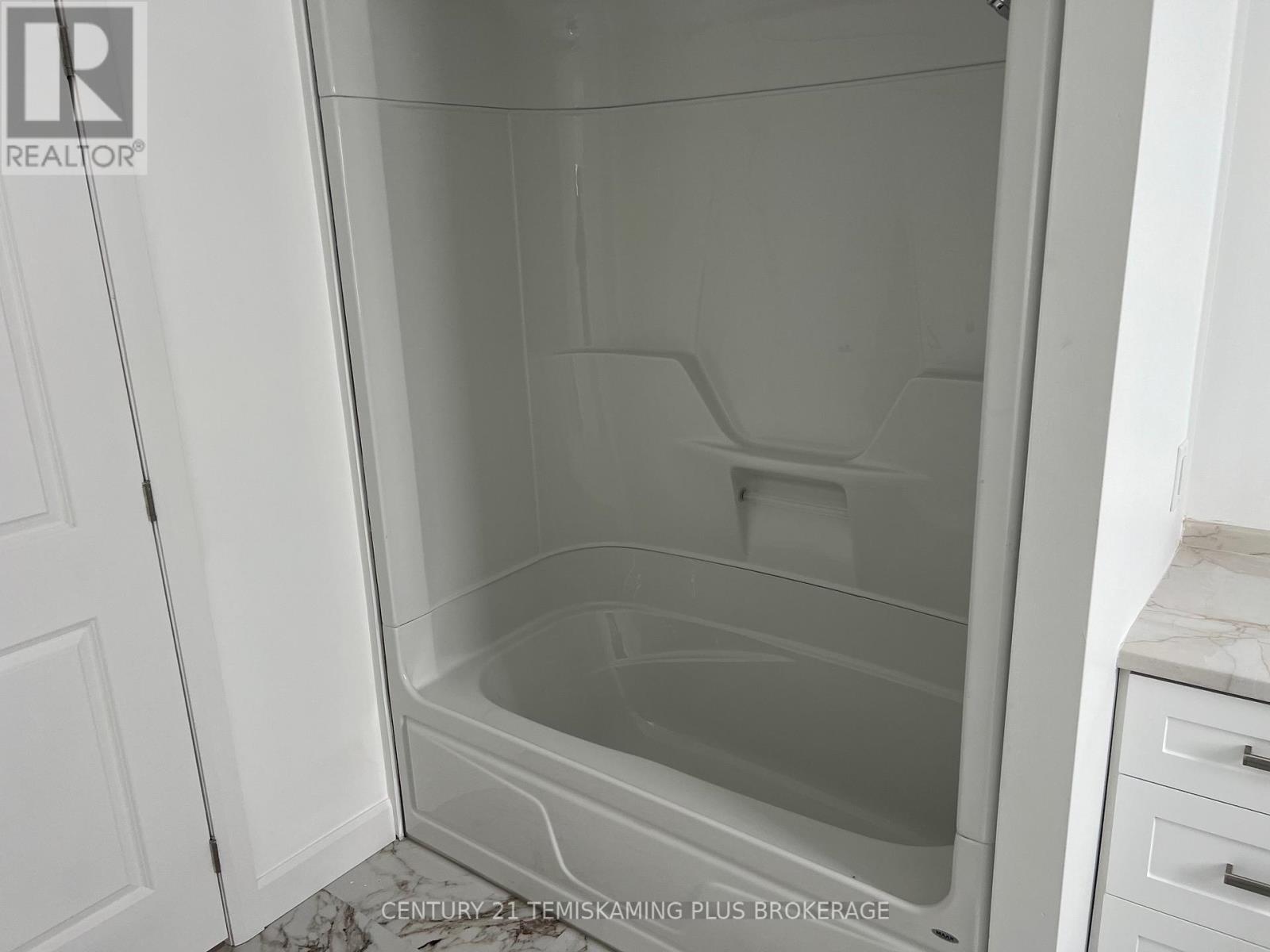 40 Tenth Avenue S, Armstrong (Earlton), ON - Indoor Photo Showing Bathroom