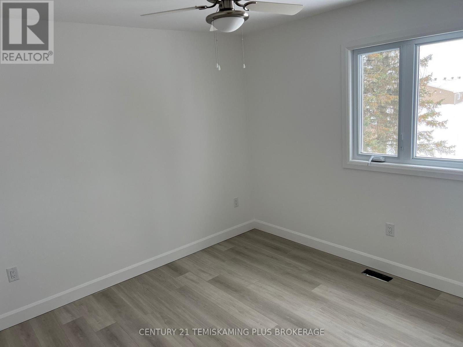 40 Tenth Avenue S, Armstrong (Earlton), ON - Indoor Photo Showing Other Room
