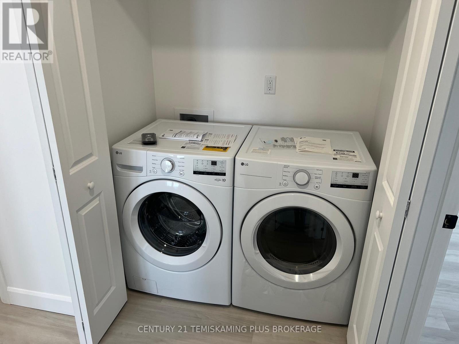 40 Tenth Avenue S, Armstrong (Earlton), ON - Indoor Photo Showing Laundry Room