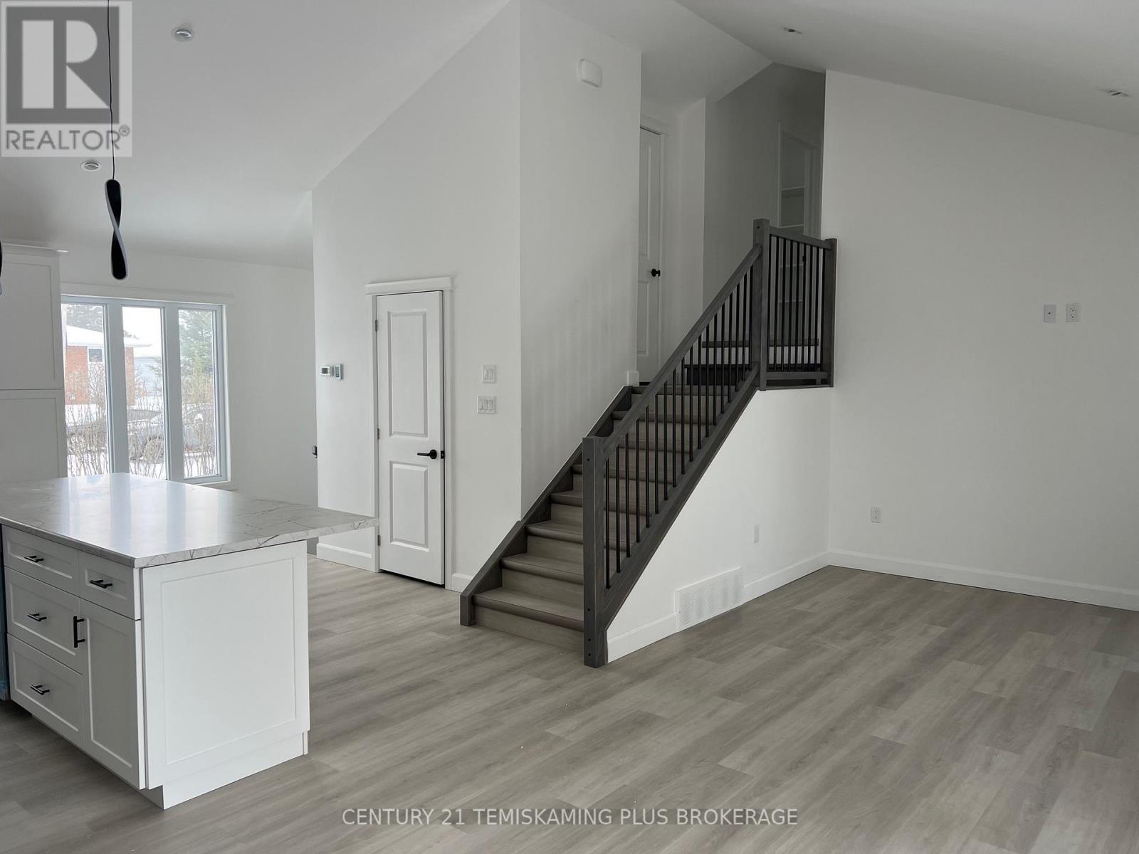 40 Tenth Avenue S, Armstrong (Earlton), ON - Indoor Photo Showing Other Room