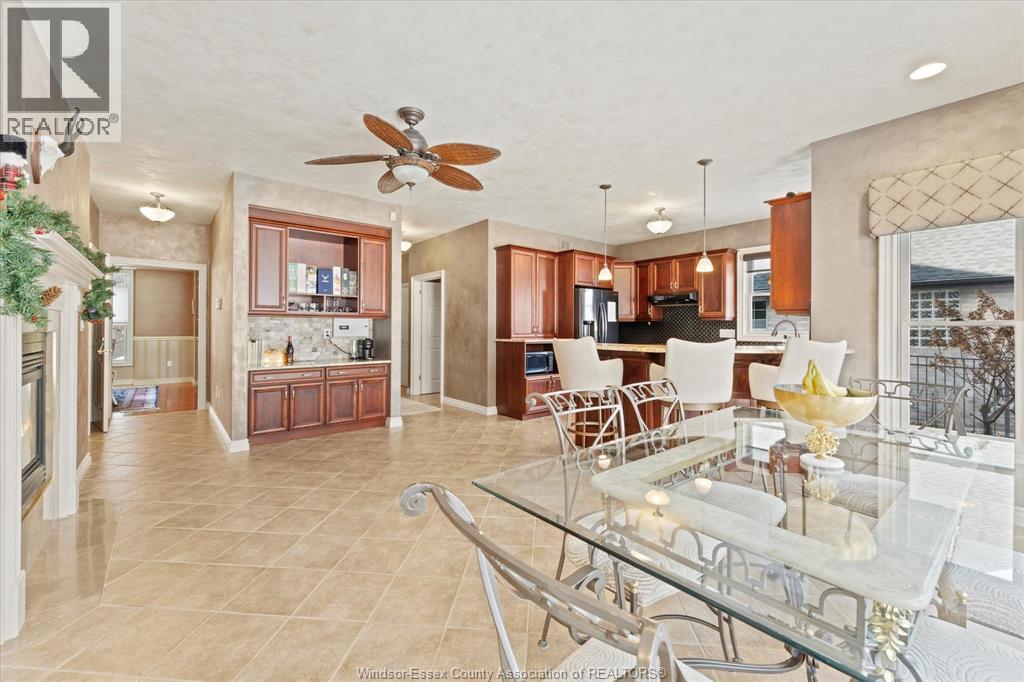 227 Clubview Drive, Amherstburg, ON - Indoor With Fireplace