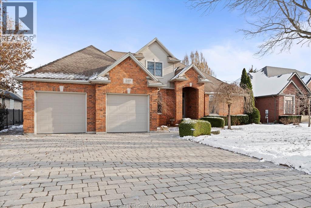 227 Clubview Drive, Amherstburg, ON - Outdoor