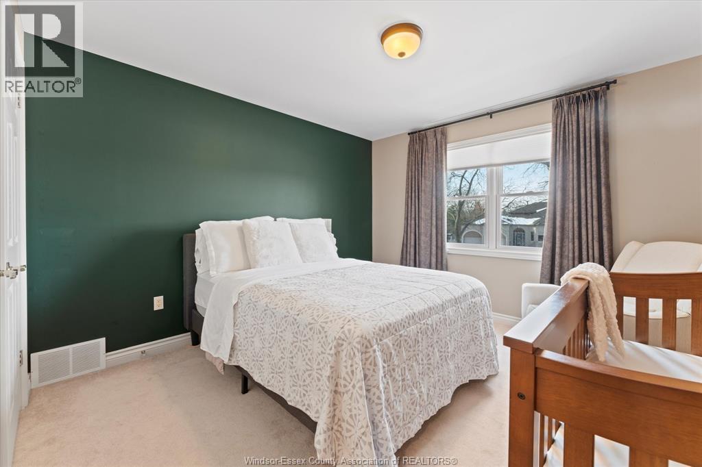 227 Clubview Drive, Amherstburg, ON - Indoor Photo Showing Bedroom