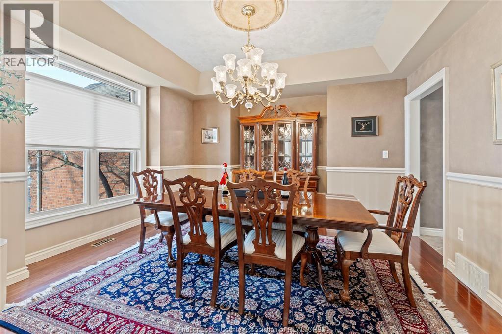 227 Clubview Drive, Amherstburg, ON - Indoor Photo Showing Dining Room