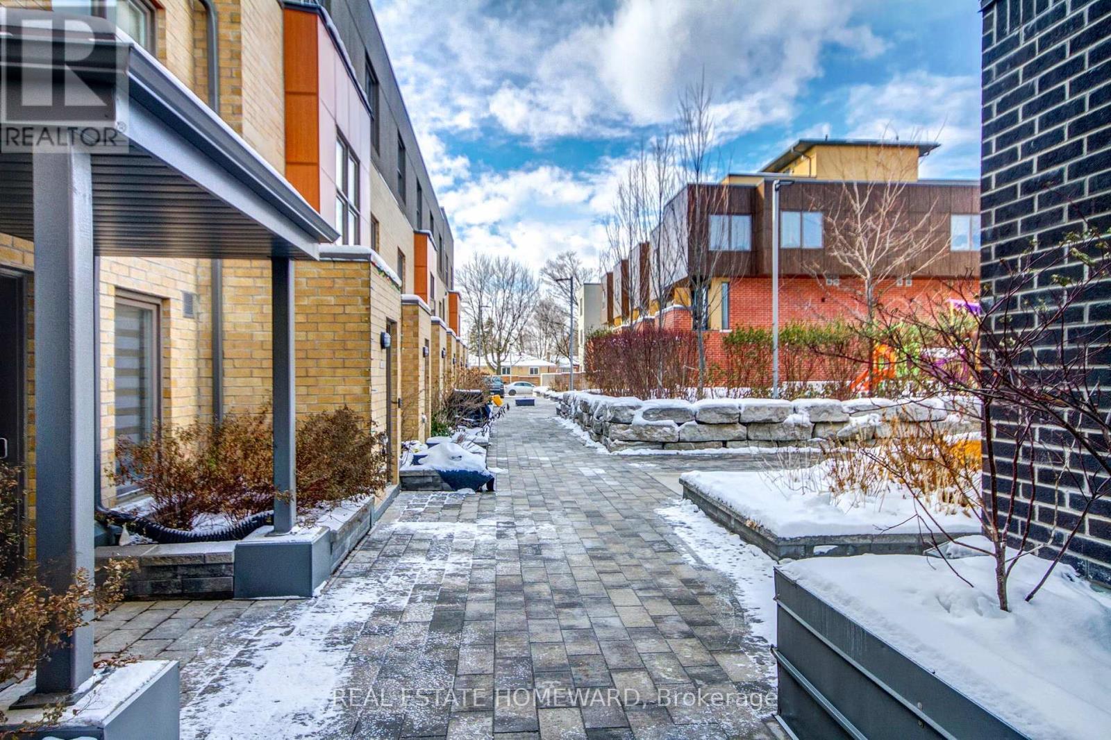 4 Curlew Drive, Toronto, ON