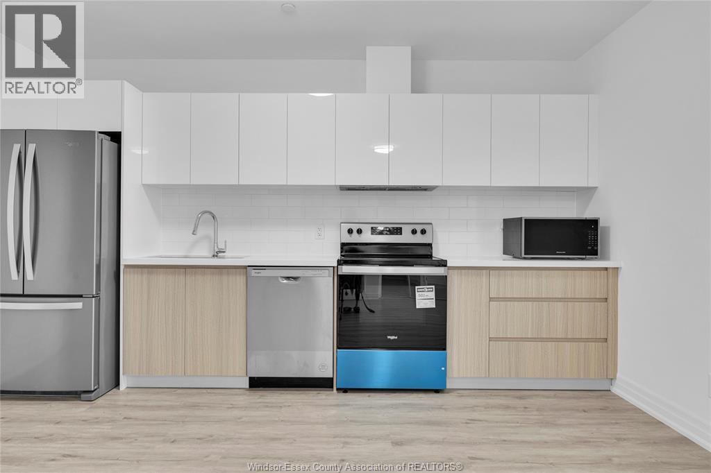 7337 Meo Boulevard Unit# 615, Lasalle, ON - Indoor Photo Showing Kitchen With Stainless Steel Kitchen