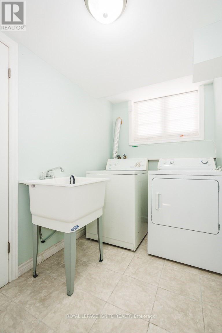 Main - 753 Morrish Road, Toronto, ON - Indoor Photo Showing Laundry Room