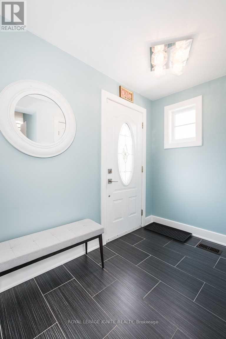 Main - 753 Morrish Road, Toronto, ON - Indoor Photo Showing Other Room