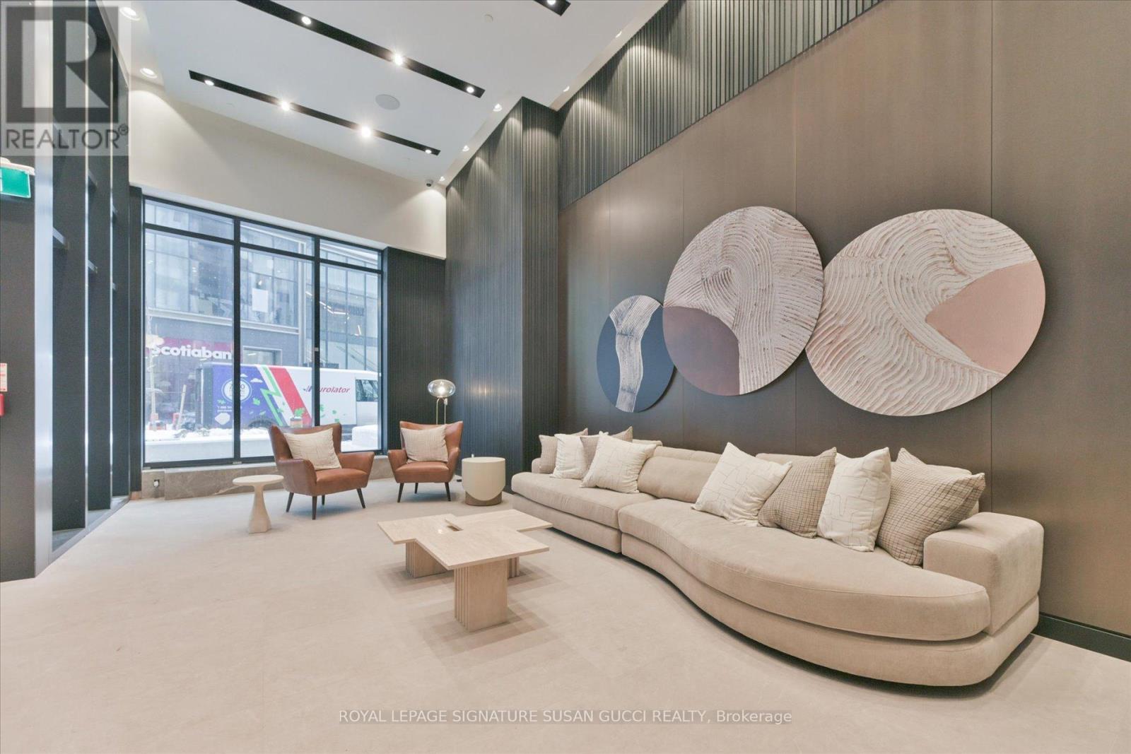 20 Soudan Avenue, Toronto, ON - Indoor Photo Showing Other Room