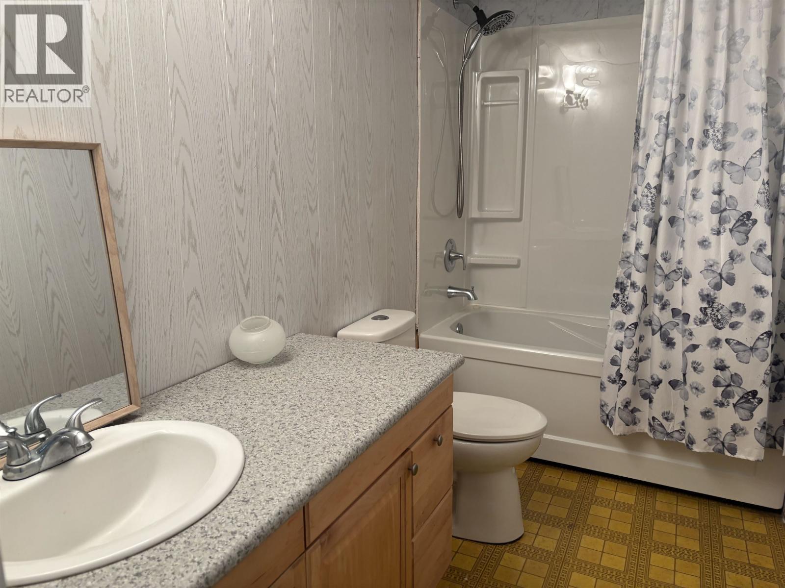 3136 Horsefly Road, 150 Mile House, BC - Indoor Photo Showing Bathroom