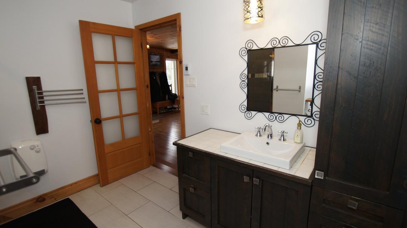 Salle de bains - 305 Rue Laforest, Saint-Alphonse-Rodriguez, QC - Indoor Photo Showing Bathroom