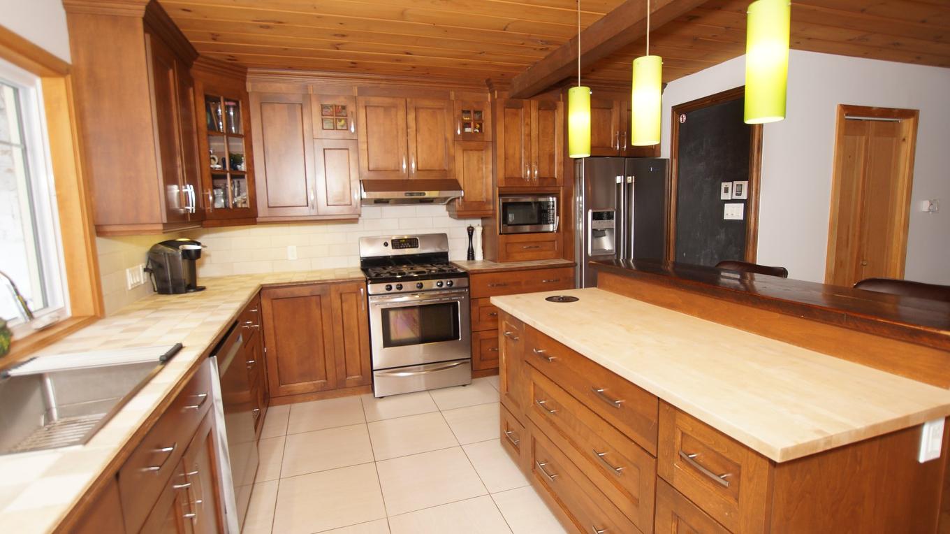 Cuisine - 305 Rue Laforest, Saint-Alphonse-Rodriguez, QC - Indoor Photo Showing Kitchen