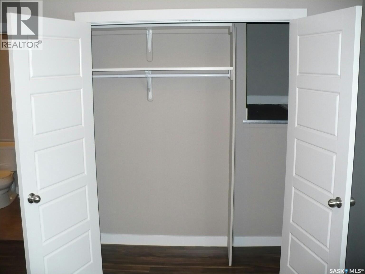 2237 Mcara Street, Regina, SK - Indoor