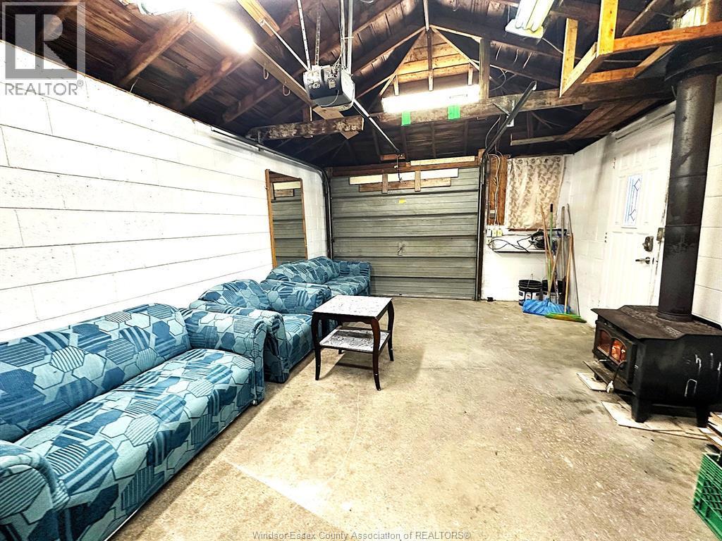 1966 Rossini, Windsor, ON - Indoor Photo Showing Garage