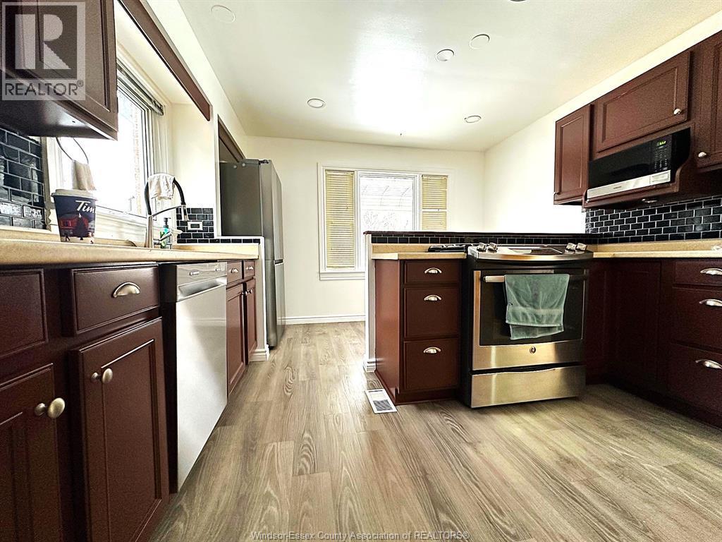 1966 Rossini, Windsor, ON - Indoor Photo Showing Kitchen