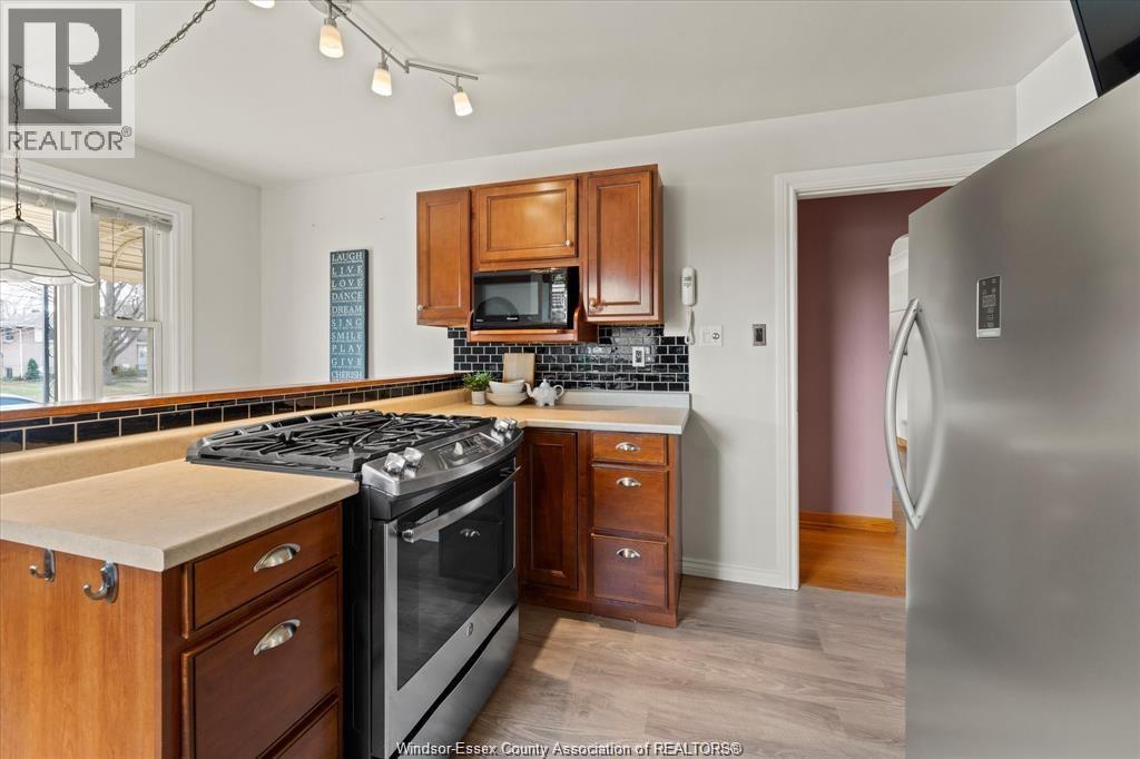 1966 Rossini, Windsor, ON - Indoor Photo Showing Kitchen