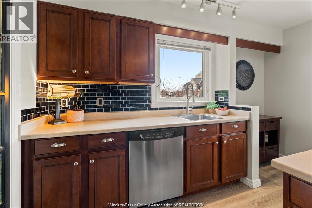 1966 Rossini, Windsor, ON - Indoor Photo Showing Kitchen
