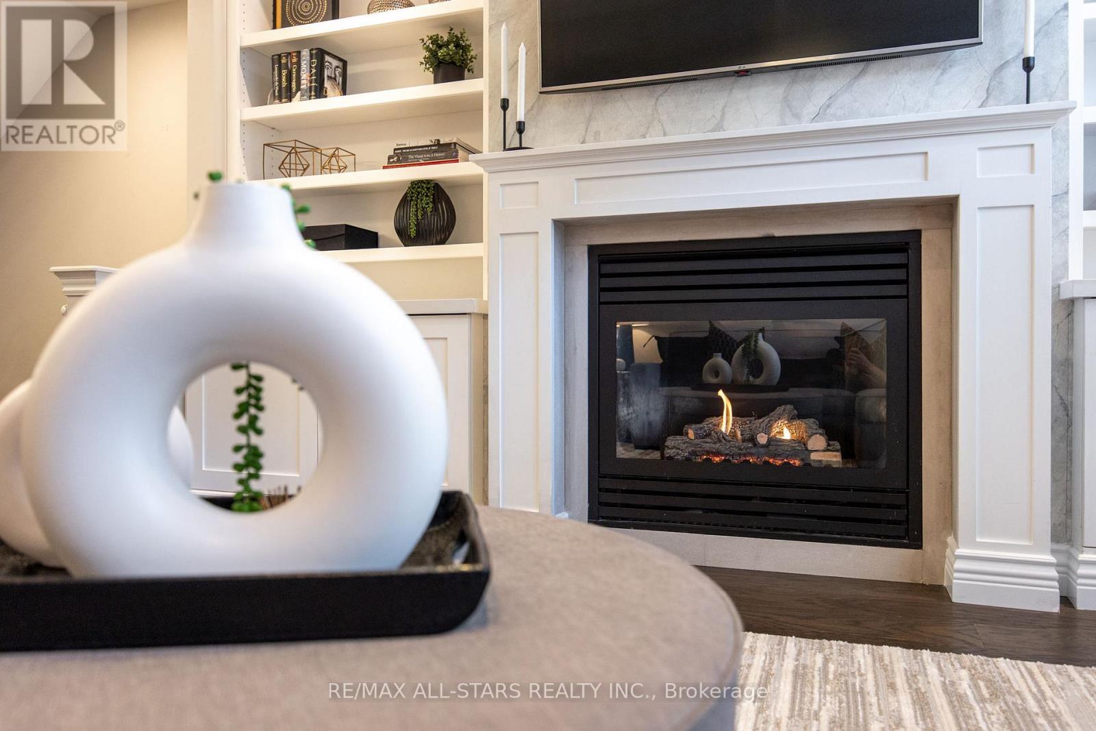 Gas Fireplace - 114 Six Point Road, Toronto, ON - Indoor Photo Showing Living Room With Fireplace