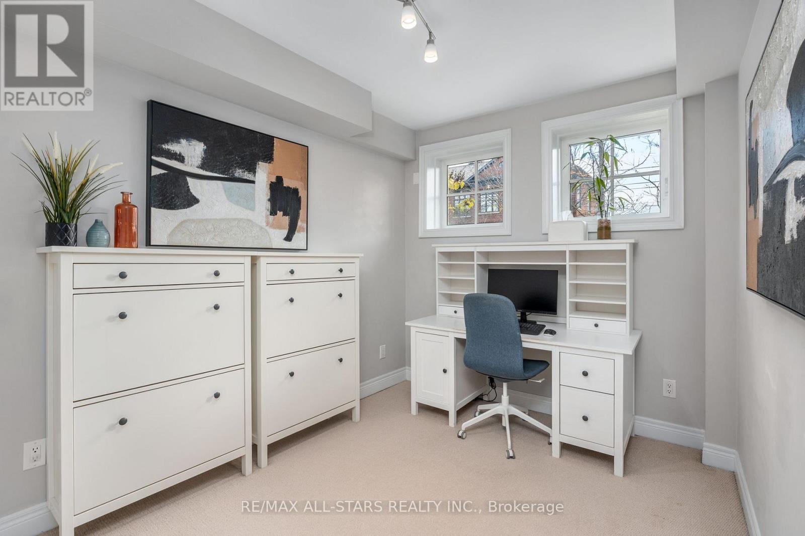 Grnd floor flex space for office/studio/gym/bedrm - 114 Six Point Road, Toronto, ON - Indoor Photo Showing Office