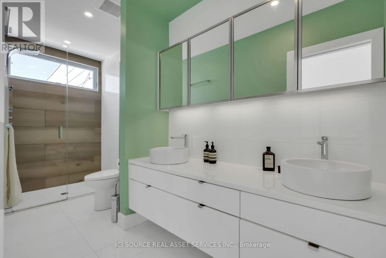 103 Armstrong Street, Ottawa, ON - Indoor Photo Showing Bathroom