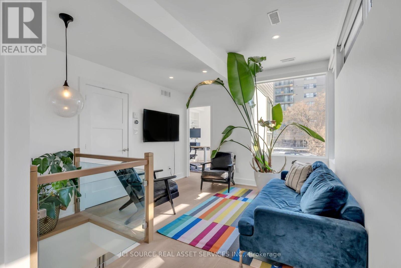 103 Armstrong Street, Ottawa, ON - Indoor