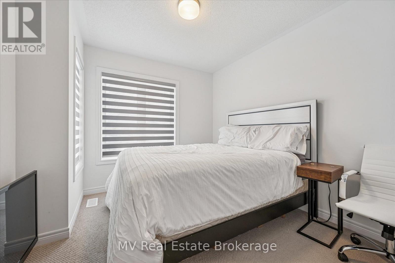 18 Gauley Drive, Centre Wellington (Fergus), ON - Indoor Photo Showing Bedroom