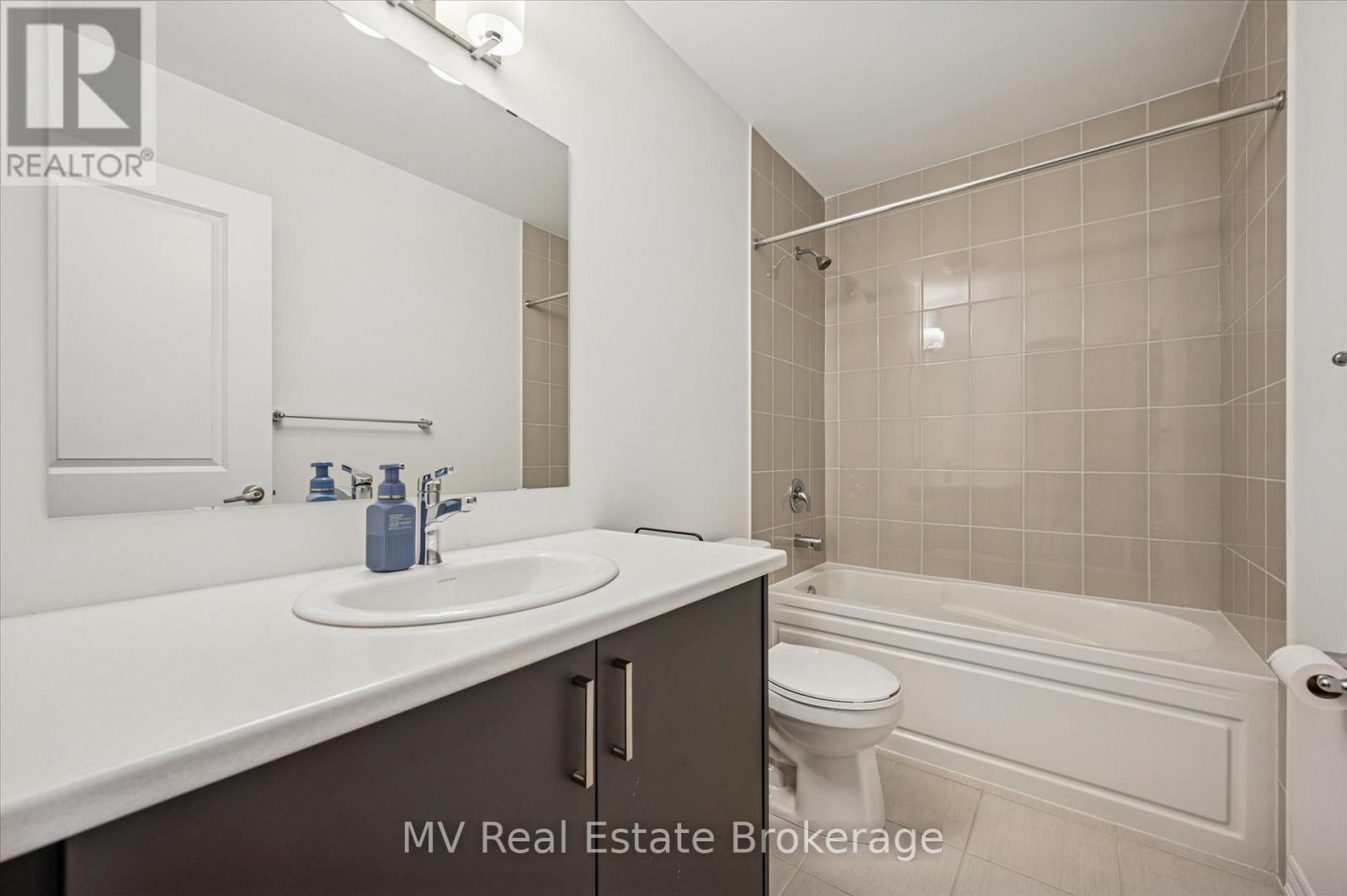 18 Gauley Drive, Centre Wellington (Fergus), ON - Indoor Photo Showing Bathroom