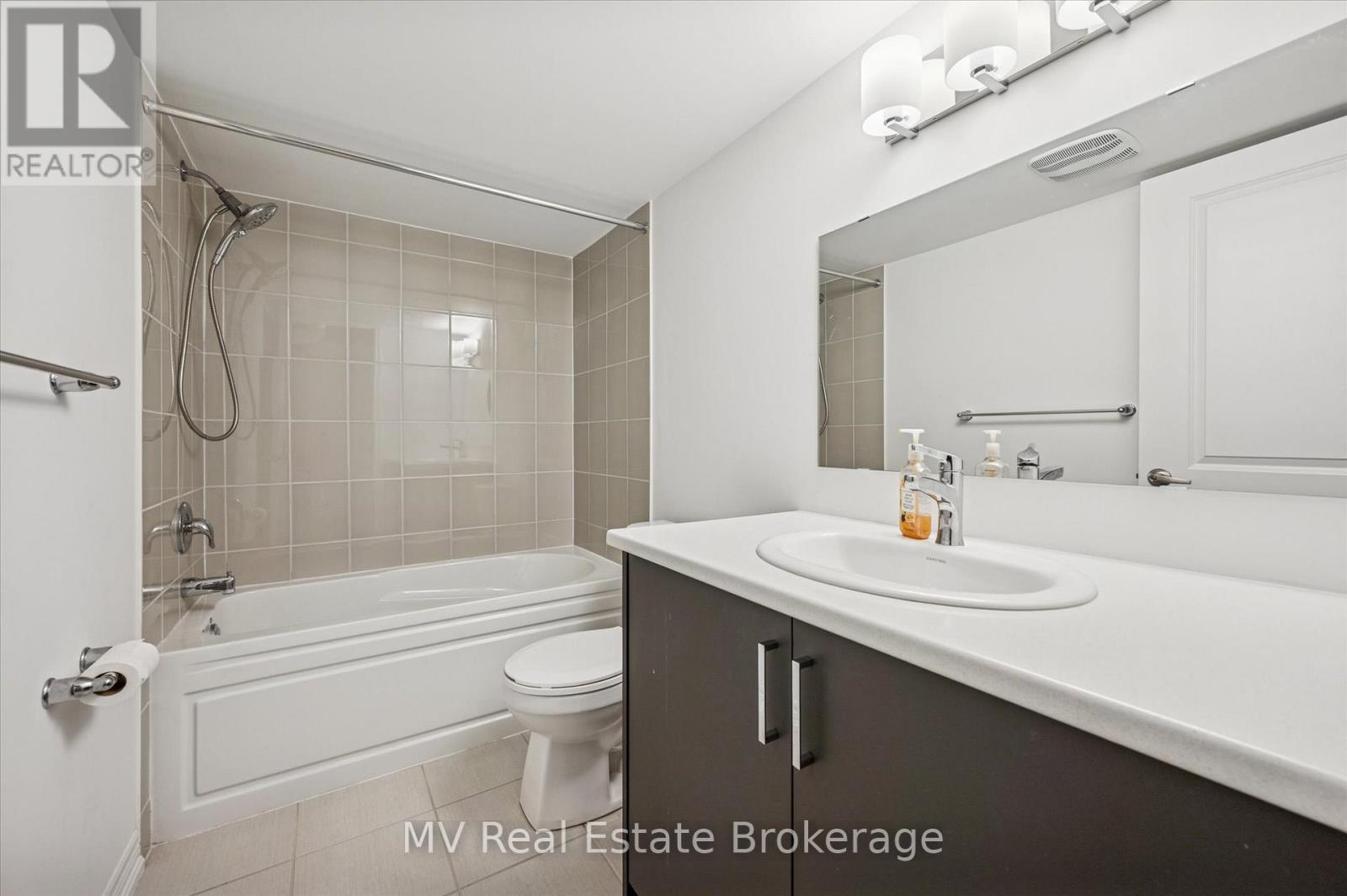 18 Gauley Drive, Centre Wellington (Fergus), ON - Indoor Photo Showing Bathroom