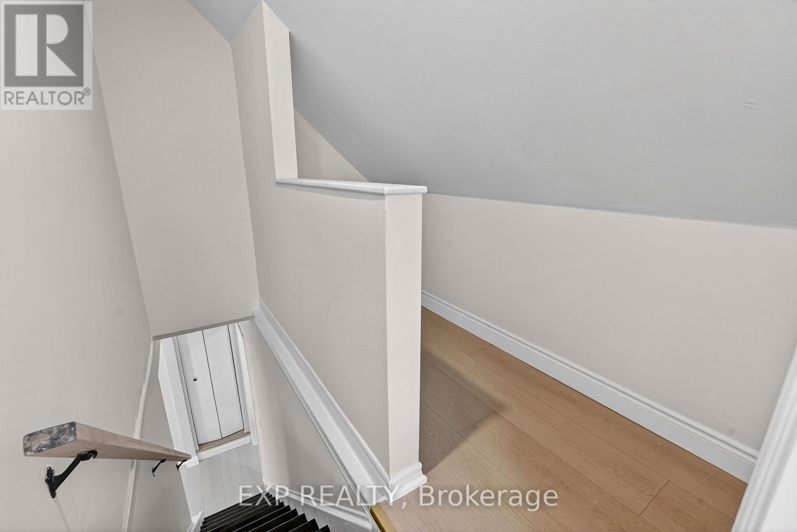 201 Grosvenor Avenue N, Hamilton, ON - Indoor Photo Showing Other Room