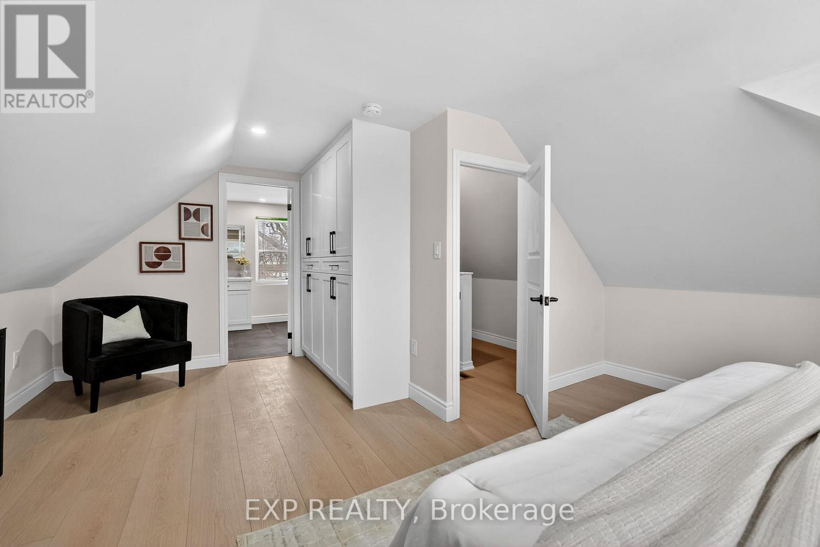 201 Grosvenor Avenue N, Hamilton, ON - Indoor