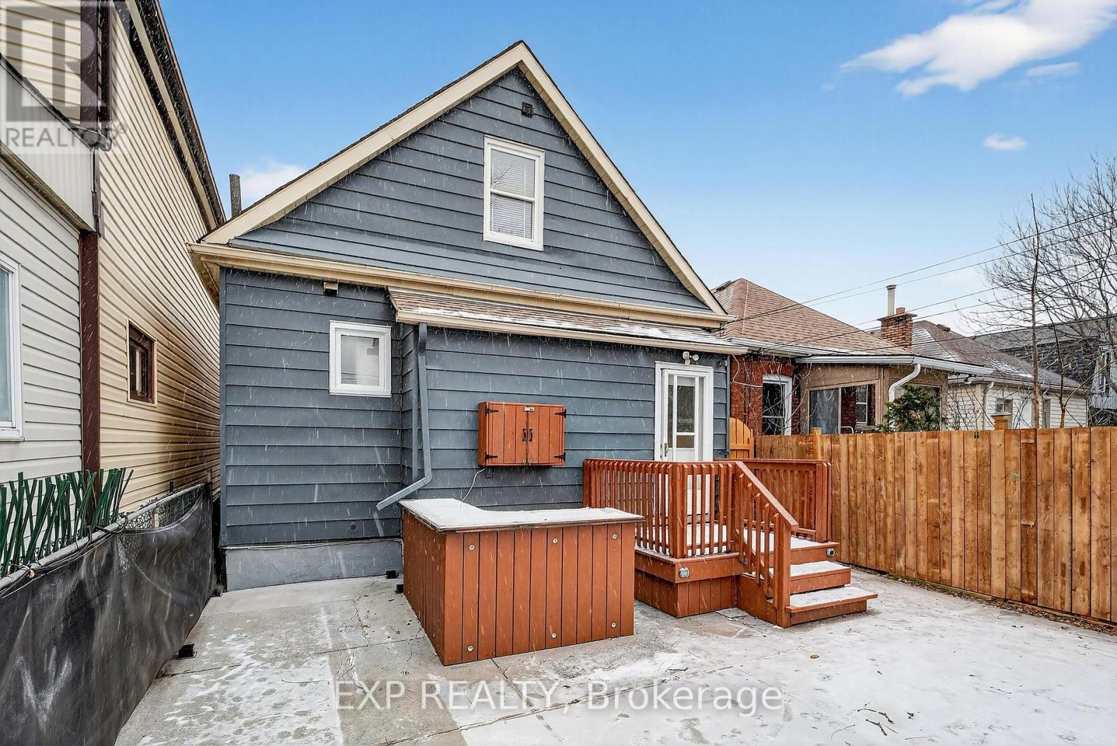 201 Grosvenor Avenue N, Hamilton, ON - Outdoor With Deck Patio Veranda