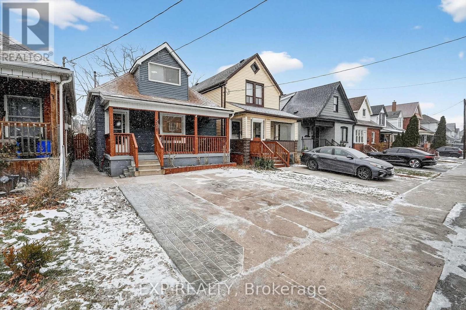 201 Grosvenor Avenue N, Hamilton, ON - Outdoor With Deck Patio Veranda With Facade