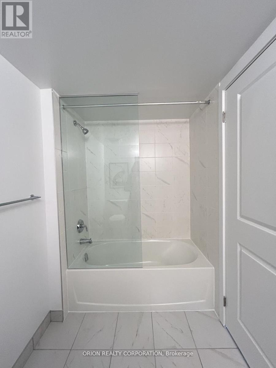 811 - 1455 Celebration Drive, Pickering, ON - Indoor Photo Showing Bathroom