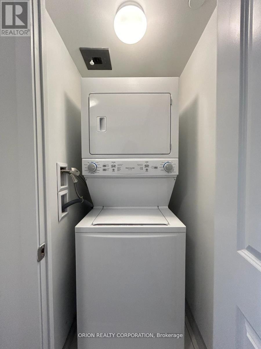 811 - 1455 Celebration Drive, Pickering, ON - Indoor Photo Showing Laundry Room
