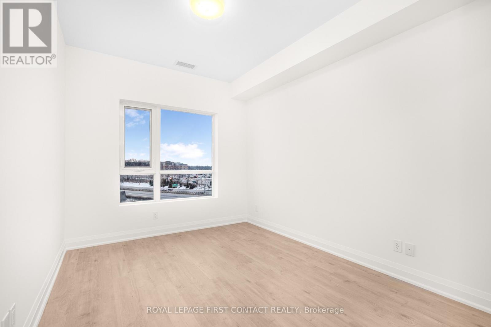 1106 - 58 Lakeside Terrace, Barrie, ON - Indoor Photo Showing Other Room