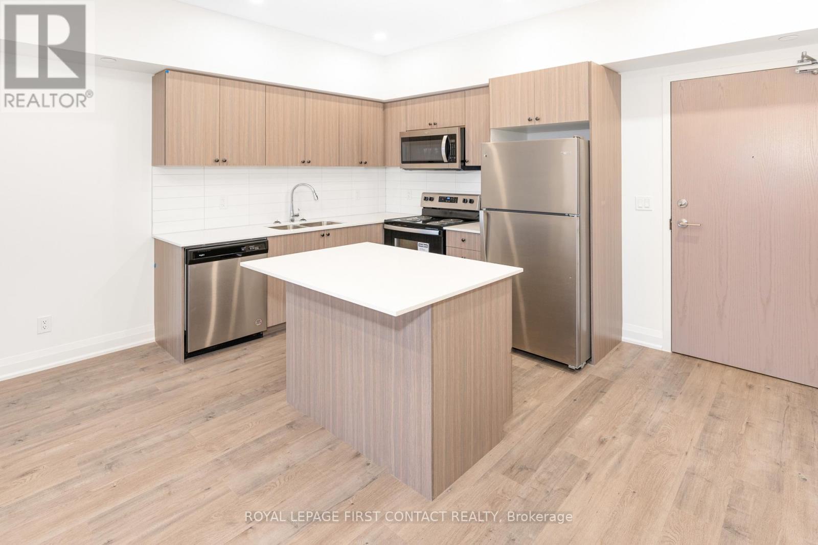 1106 - 58 Lakeside Terrace, Barrie, ON - Indoor Photo Showing Kitchen With Stainless Steel Kitchen