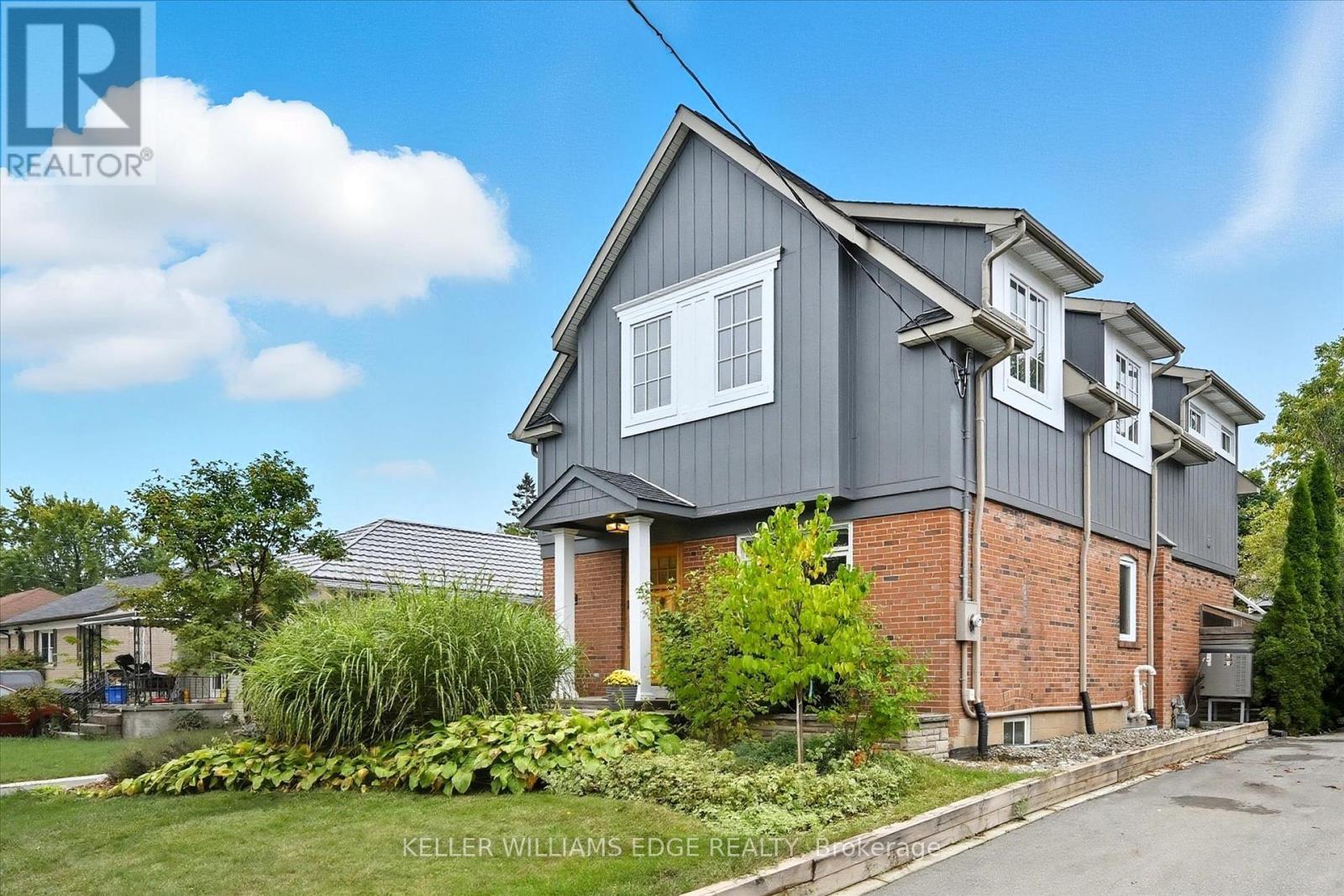 1348 Augustine Drive, Burlington, ON - Outdoor