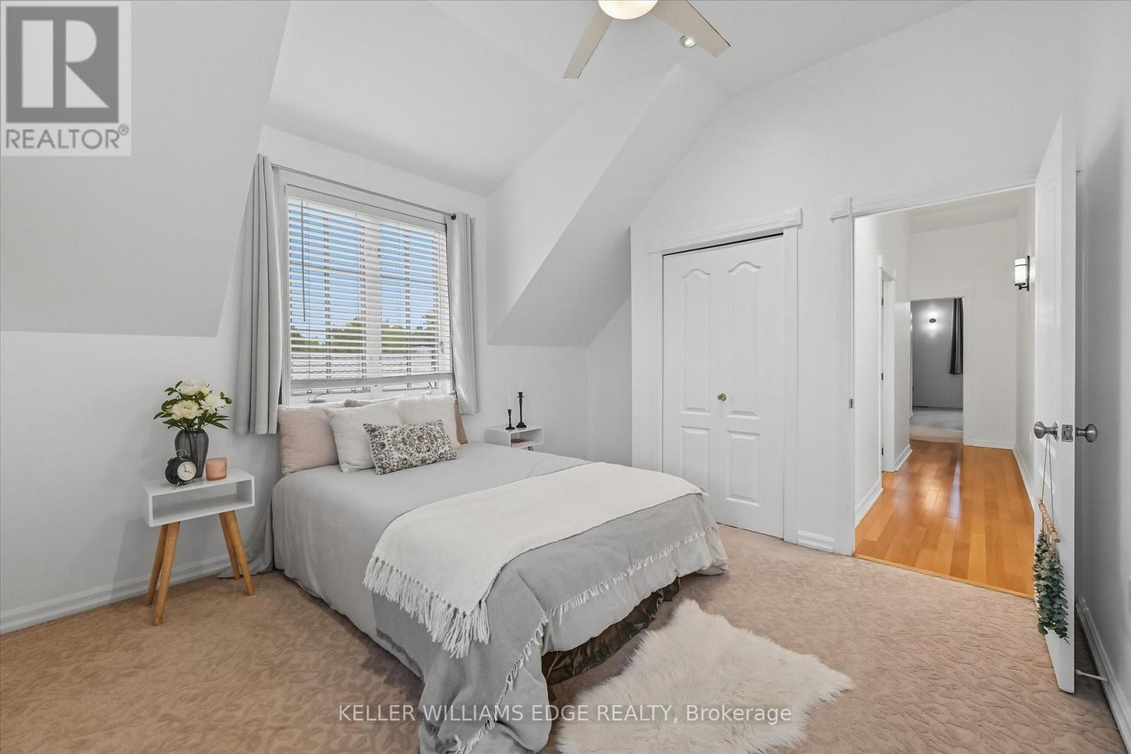 1348 Augustine Drive, Burlington, ON - Indoor Photo Showing Bedroom