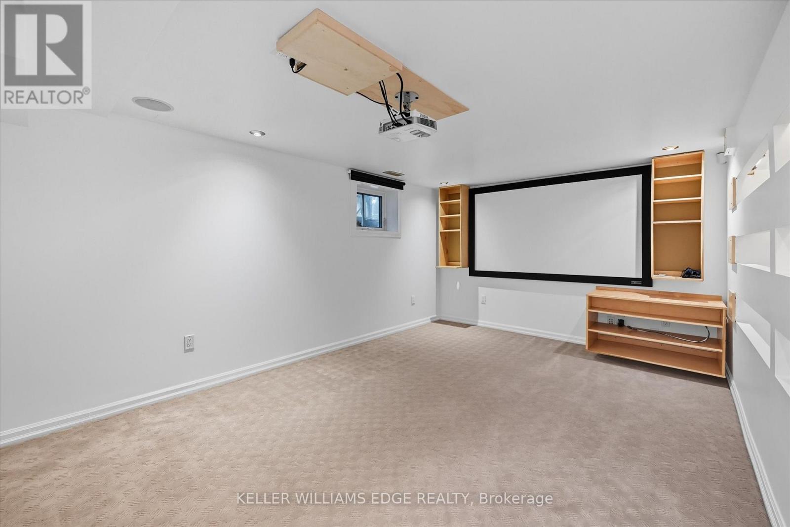 1348 Augustine Drive, Burlington, ON - Indoor Photo Showing Other Room